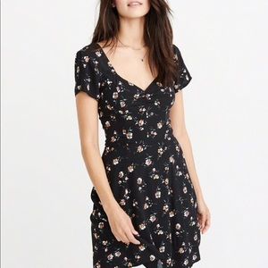 Black Floral V-Neck Short Sleeve Dress